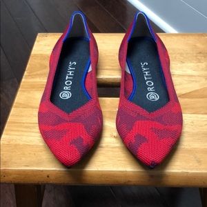 Rothy’s retired red camo point, NWOB, 7.